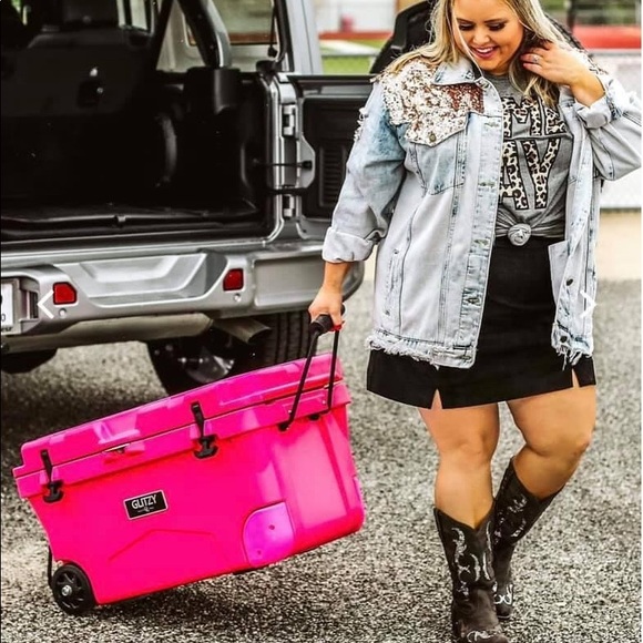 🌹PLUS L&B Distressed Jean Jacket •GOLD SEQUINS - Picture 4 of 6